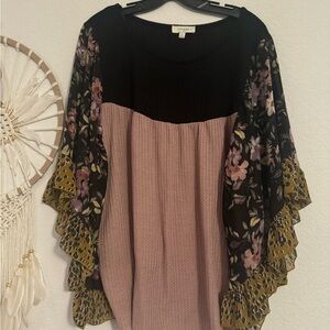 Umgee Floral Sleeve Tunic